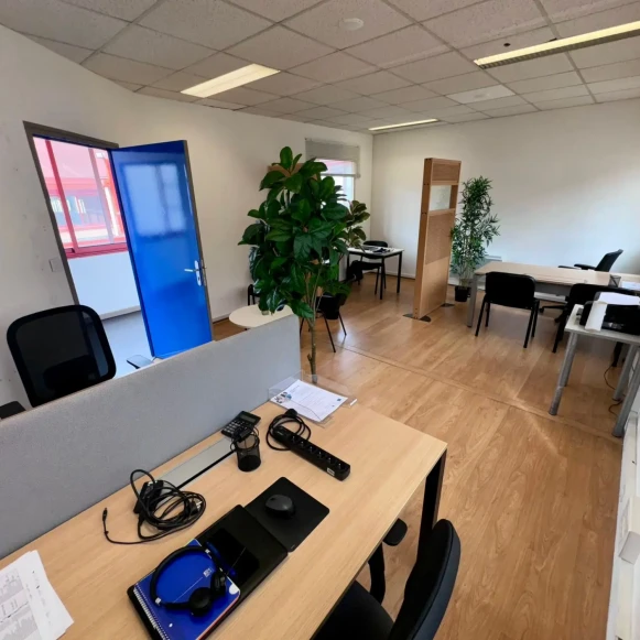 Espace indépendant 128 m² 45 postes Location bureau Rue Emile Zola Montreuil 93100 - photo 5