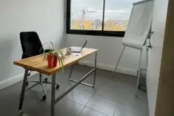 Bureau privé - 91170 - 2 postes - 625€