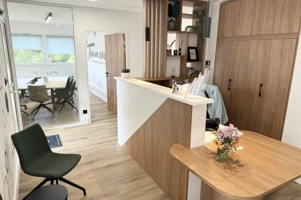 Bureau privé - 83160 - 2 postes - 650€