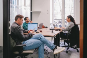 Bureau privé - 75008 - 3 postes - 2580€