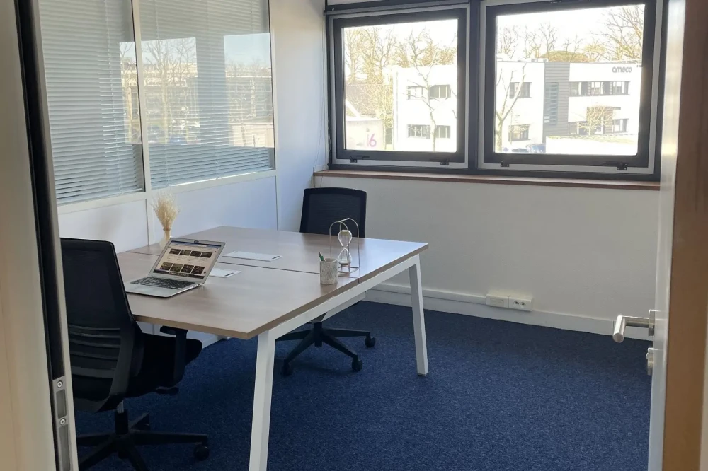 Bureau privé - 44300 - 2 postes - 520€