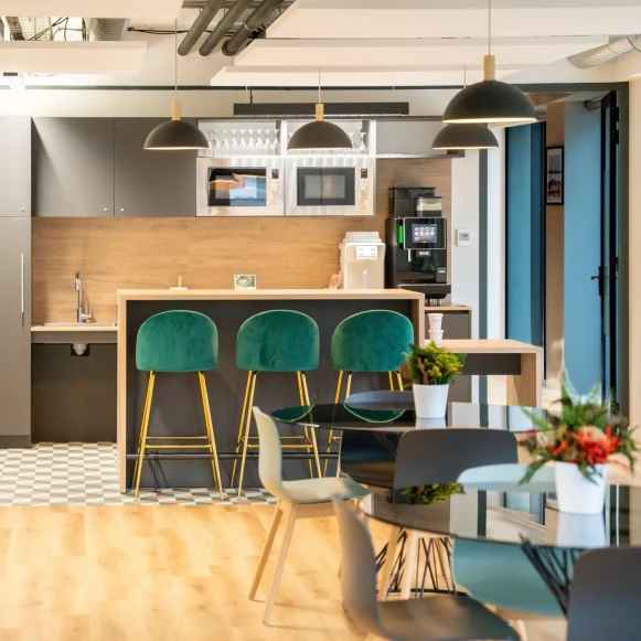 Bureau privé 7 m² 1 poste Coworking Rue Raoul Dautry Rennes 35000 - photo 2