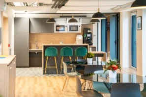 Bureau privé - 35000 - 3 postes - 1391€