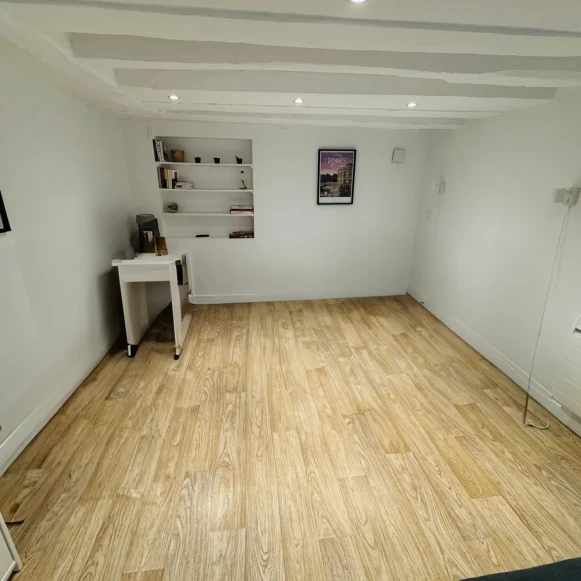 Espace indépendant 35 m² 4 postes Location bureau Contour de la Motte Rennes 35000 - photo 1