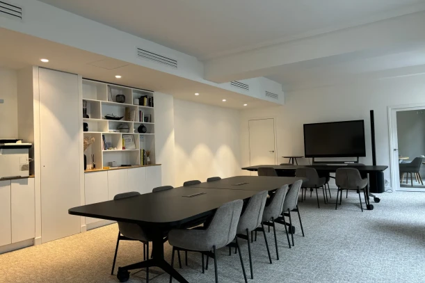 Open Space - 75009 - 14 postes - 400€