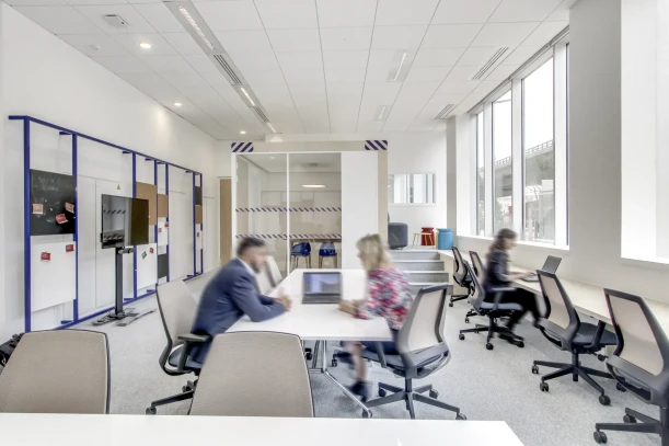 Bureau privé - 13002 - 4 postes - 760€