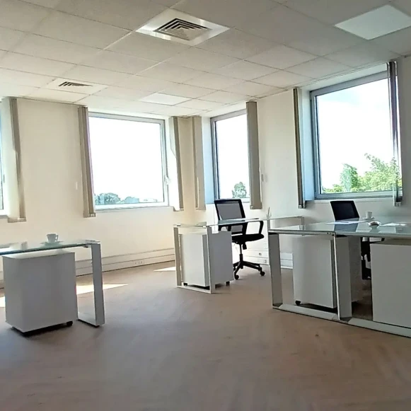 Bureau privé 33 m² 6 postes Coworking Avenue de Norvège Villebon-sur-Yvette 91140 - photo 2