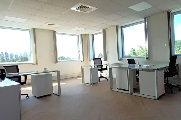 Bureau privé - 91140 - 8 postes - 3000€