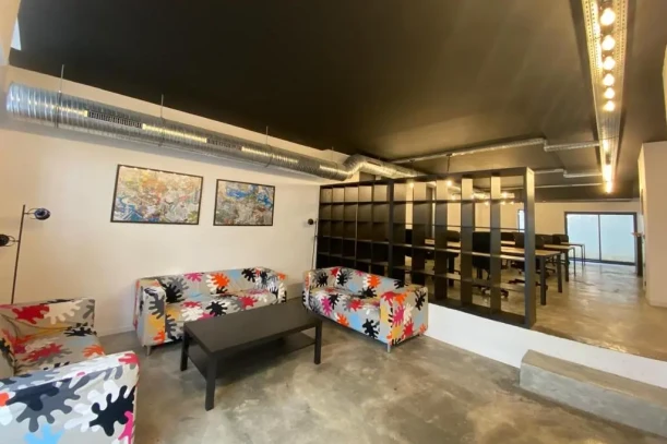 Espace indépendant - 13001 - 12 postes - 1310€