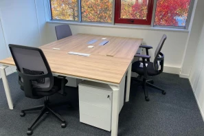 Bureau privé - 35760 - 3 postes - 1090€