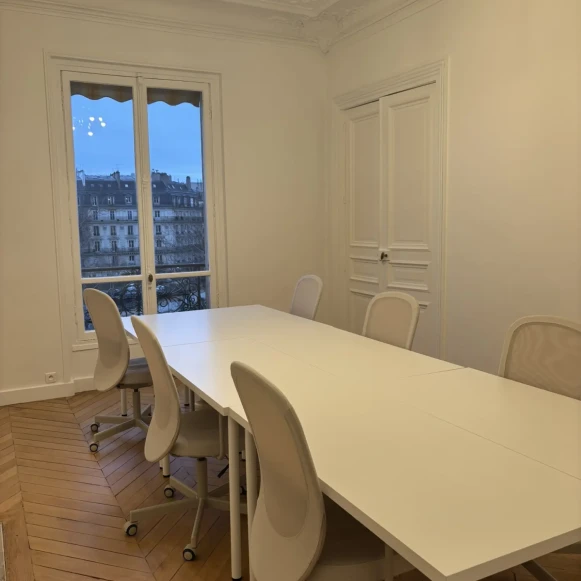 Bureau privé 20 m² 6 postes Location bureau Rue de Liège Paris 75008 - photo 6