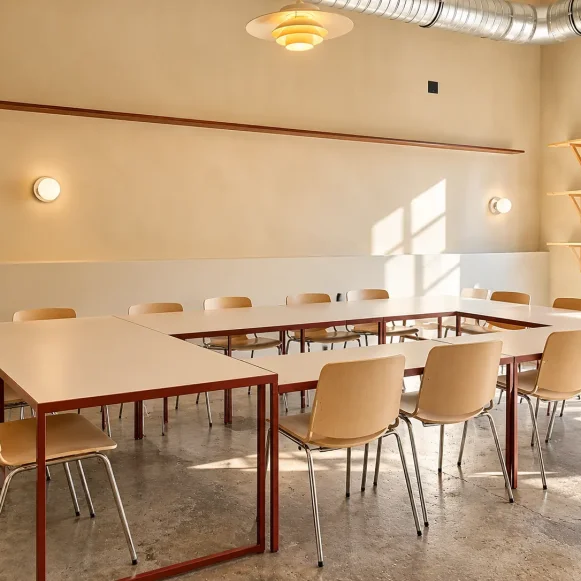 Open Space  20 postes Location bureau Rue Consolat Marseille 13001 - photo 1