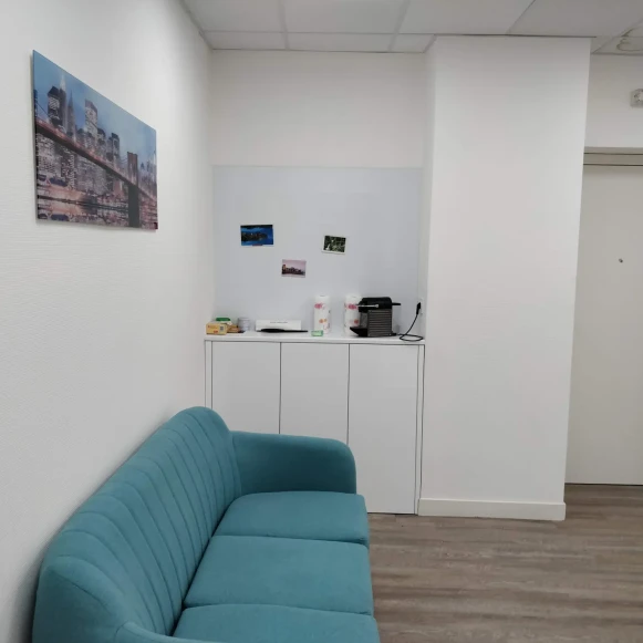 Espace indépendant 51 m² 7 postes Location bureau Rue du Sergent Bobillot Courbevoie 92400 - photo 4