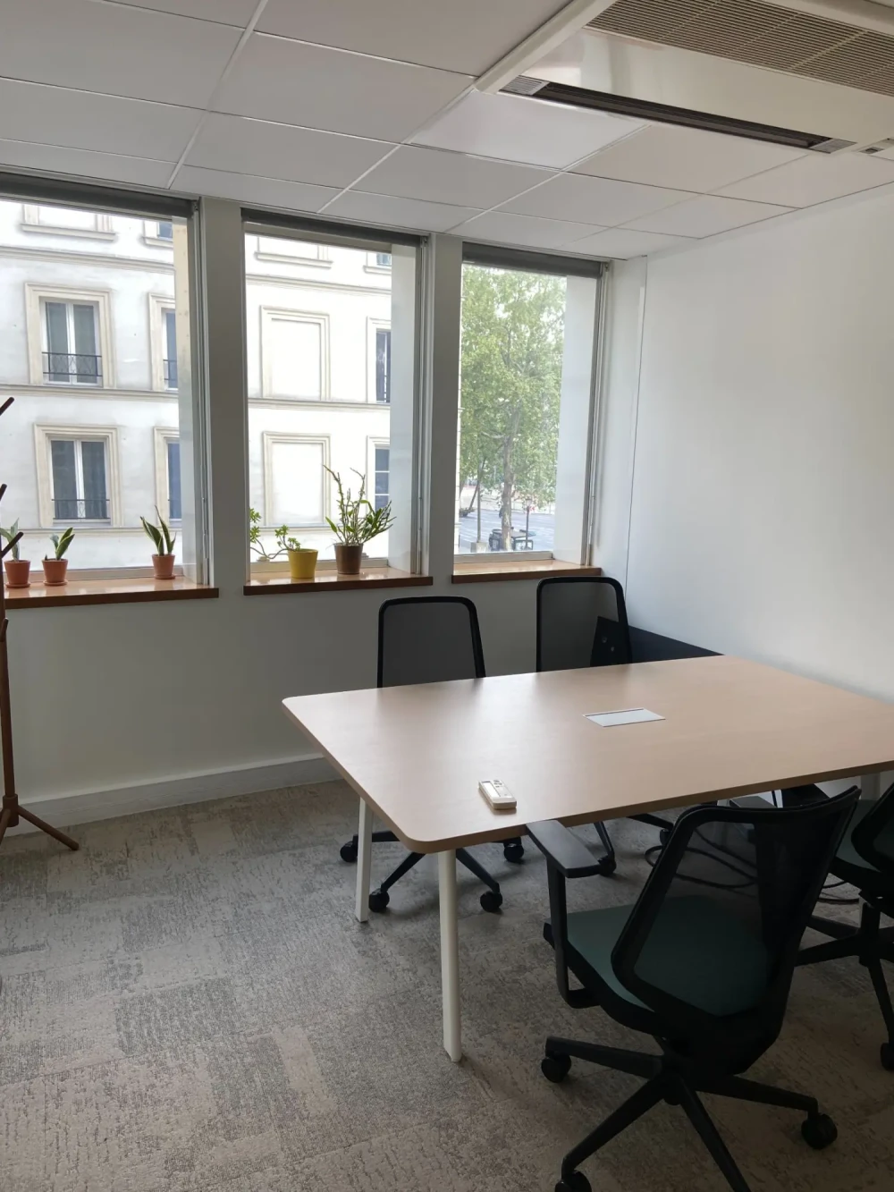 Bureau privé - 92200 - 29 postes - 17000€