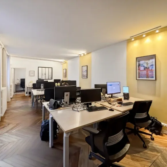 Espace indépendant 102 m² 20 postes Location bureau Rue Tiquetonne Paris 75002 - photo 2