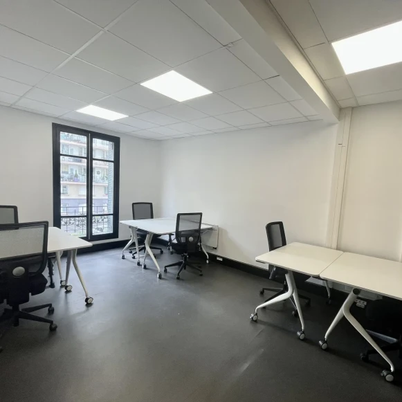 Bureau privé 60 m² 14 postes Coworking Rue la Vacquerie Paris 75011 - photo 9