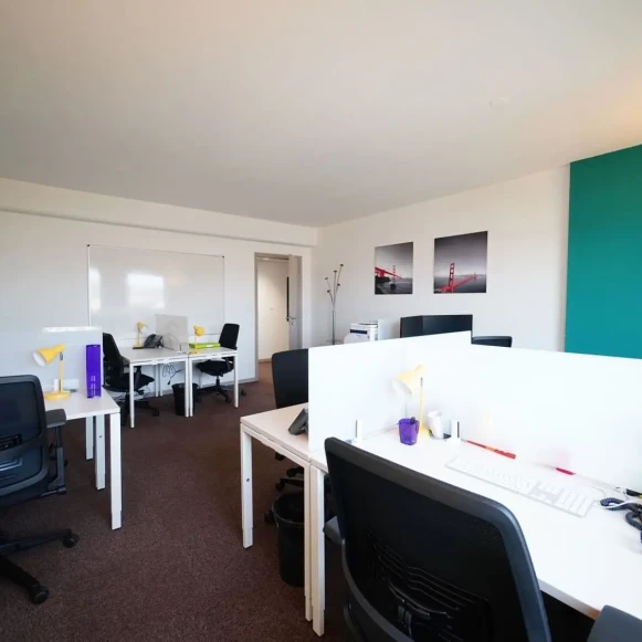 Bureau privé 20 m² 4 postes Location bureau Boulevard des Jardiniers Nice 06200 - photo 2