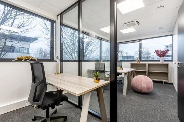 Bureau privé - 78990 - 3 postes - 1514€