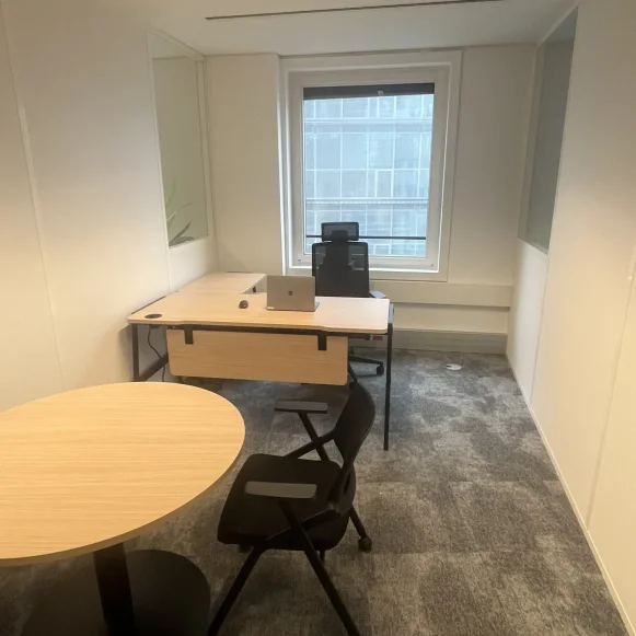 Bureau privé 12 m² 3 postes Location bureau Rue Hoche Puteaux 92800 - photo 2