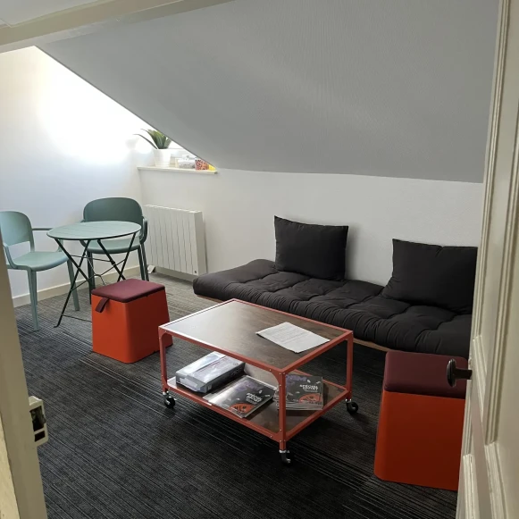 Bureau privé 32 m² 4 postes Coworking Rue Marcellin Berthelot Nuits-Saint-Georges 21700 - photo 6