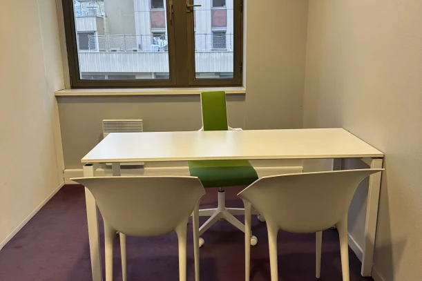 Bureau privé - 21000 - 2 postes - 667.1€