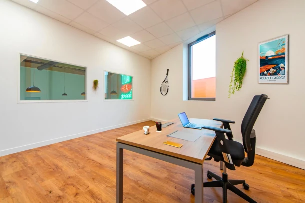 Bureau privé - 93290 - 4 postes - 1500€