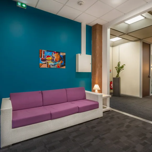 Bureau privé 10 m² 1 poste Coworking Impasse de La Ravoire Epagny Metz-Tessy 74370 - photo 5