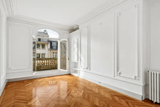 Espace indépendant - 75008 - 74 postes - 53000€
