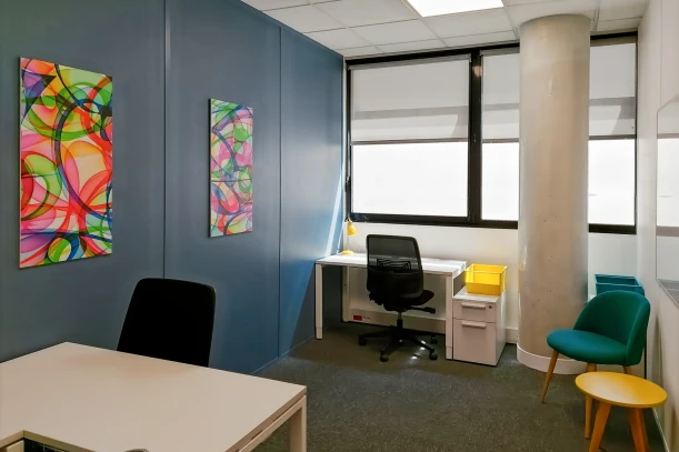 Bureau privé - 45000 - 3 postes - 1239€