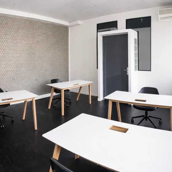 Espace indépendant 53 m² 8 postes Coworking Rue Hélène Paris 75017 - photo 2