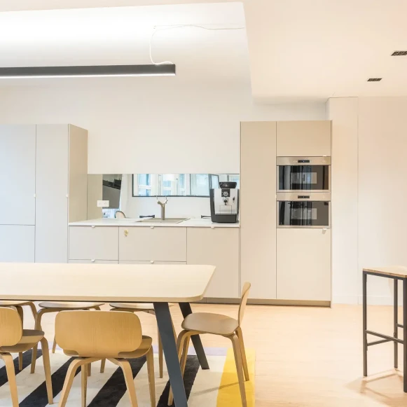 Espace indépendant 160 m² 24 postes Location bureau Rue Joseph Sansboeuf Paris 75008 - photo 4