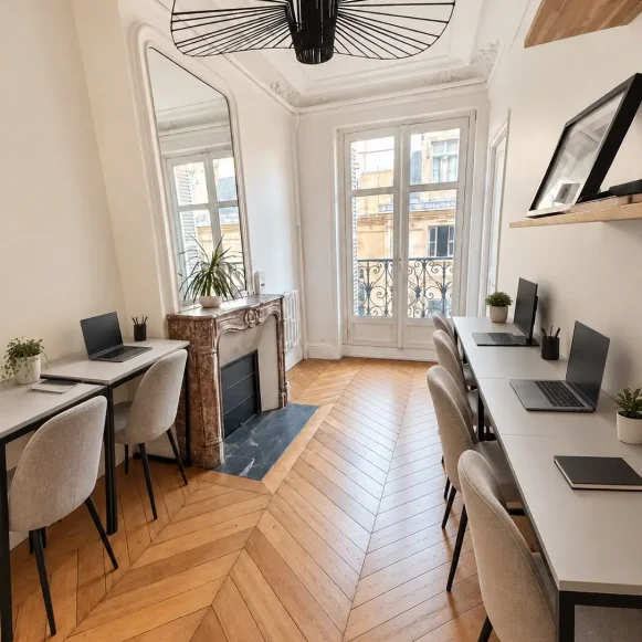 Bureau privé 12 m² 6 postes Coworking Boulevard de Sébastopol Paris 75001 - photo 1