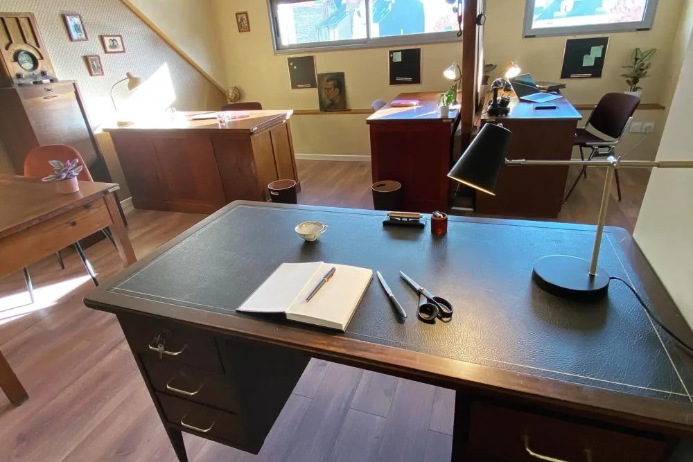 Open Space - 44200 - 3 postes - 280€