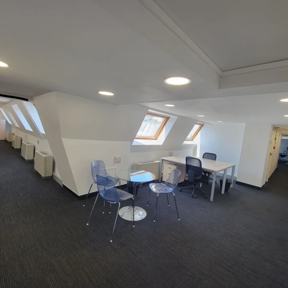 Espace indépendant 130 m² 20 postes Coworking Rue Cambon Paris 75001 - photo 2