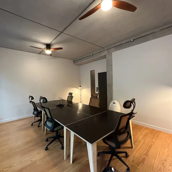 Bureau privé 26 m² 5 postes Coworking Rue Lénine Ivry-sur-Seine 94200 - photo 2