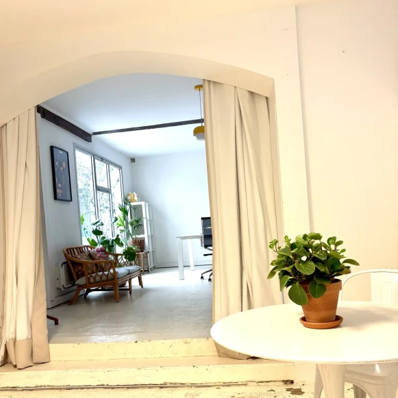 Espace indépendant 50 m² 7 postes Location bureau Rue Lamartine Paris 75009 - photo 6