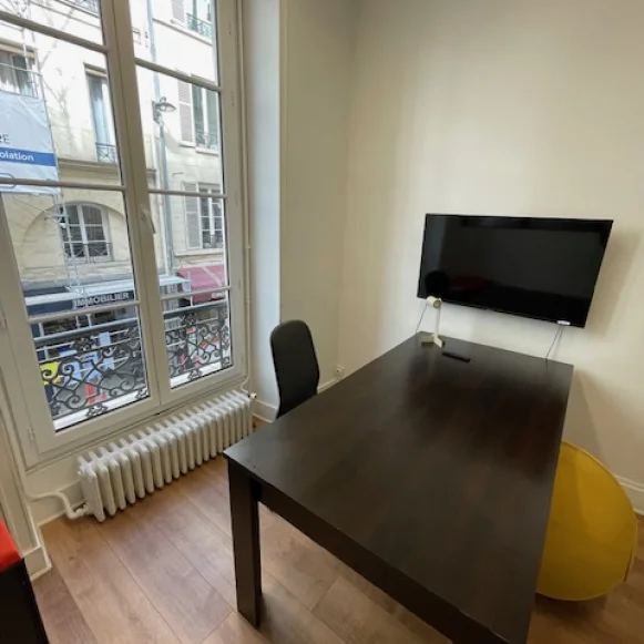 Bureau privé 9 m² 2 postes Location bureau Rue Godot de Mauroy Paris 75009 - photo 3