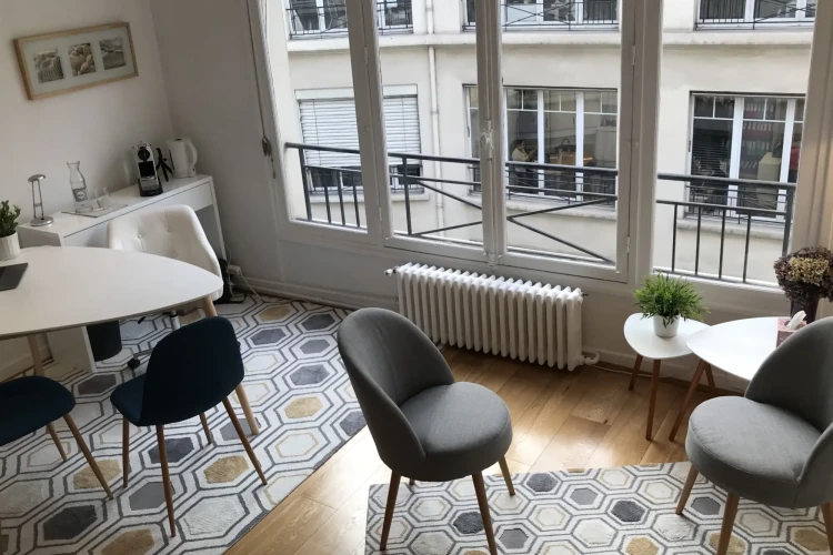 Espace indépendant - 75008 - 8 postes - 5600€