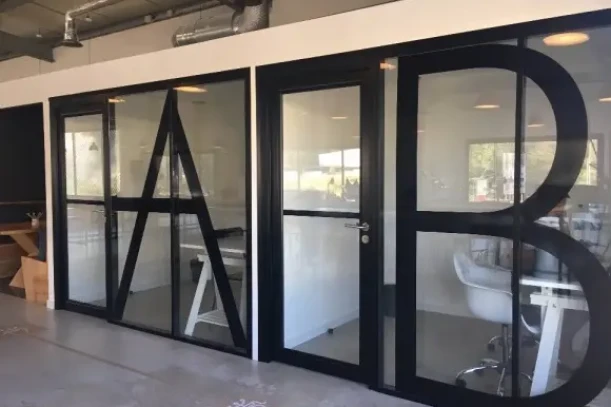 Bureau privé - 20090 - 1 poste - 460€