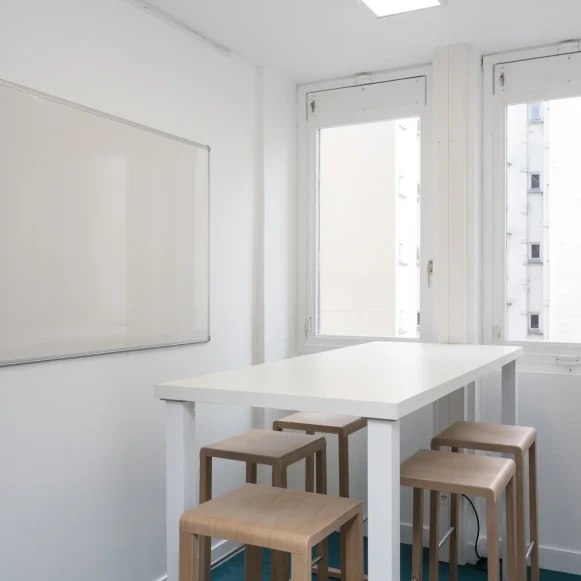 Bureau privé 12 m² 2 postes Location bureau Rue Fondary Paris 75015 - photo 4