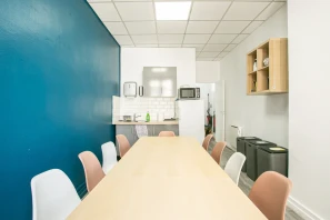 Espace indépendant - 75010 - 24 postes - 9500€