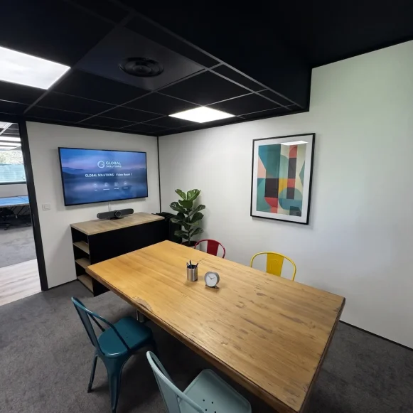 Bureau privé 13 m² 4 postes Location bureau Rue du Dauphiné Saint-Priest 69800 - photo 3