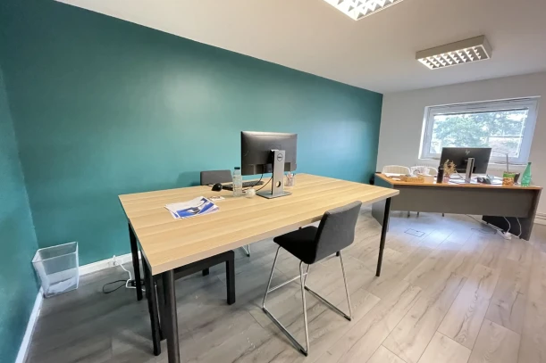 Bureau privé - 90000 - 6 postes - 1083€