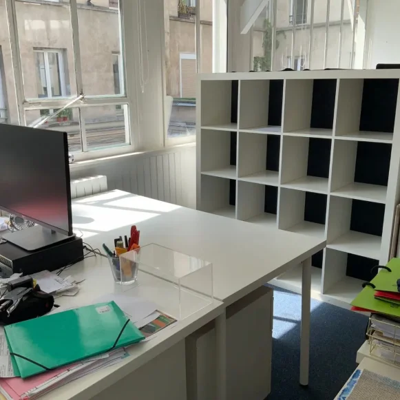 Open Space  1 poste Location bureau Rue du Chalet Paris 75010 - photo 3