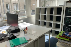 Open Space - 75010 - 1 poste - 275€
