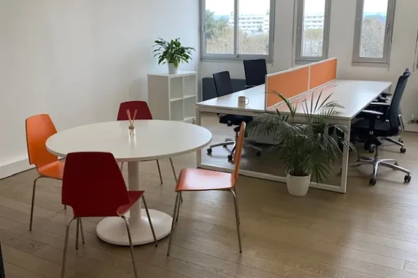Bureau privé - 13290 - 5 postes - 1500€