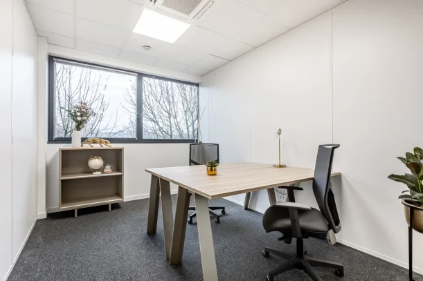 Bureau privé - 78990 - 2 postes - 820€