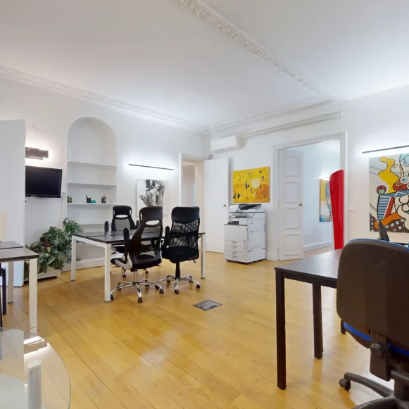 Espace indépendant 140 m² 18 postes Location bureau Rue de Provence Paris 75009 - photo 3