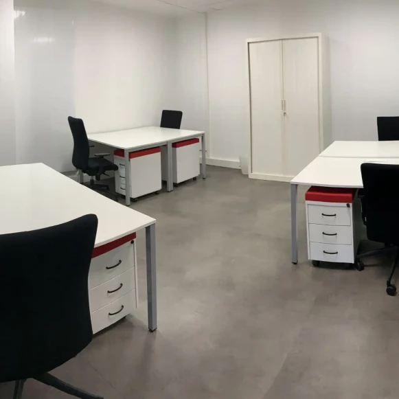 Bureau privé 21 m² 6 postes Coworking Rue des Longs Prés Boulogne-Billancourt 92100 - photo 1