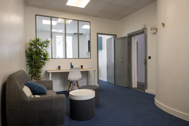Espace indépendant - 92300 - 4 postes - 1075€